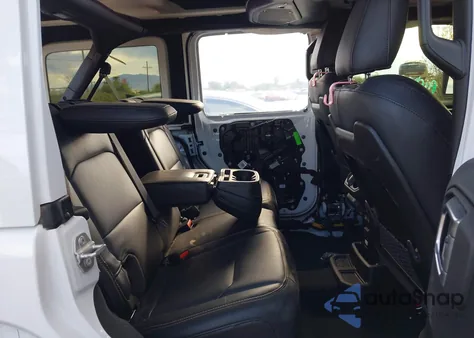 2024 Jeep Wrangler 4-Door Sahara 4X4 z USA, uszkodzony, nr VIN 1C4PJXEN3RW114464